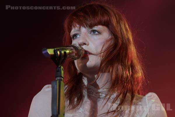 FLORENCE AND THE MACHINE - 2010-06-27 - PARIS - Hippodrome de Longchamp - 